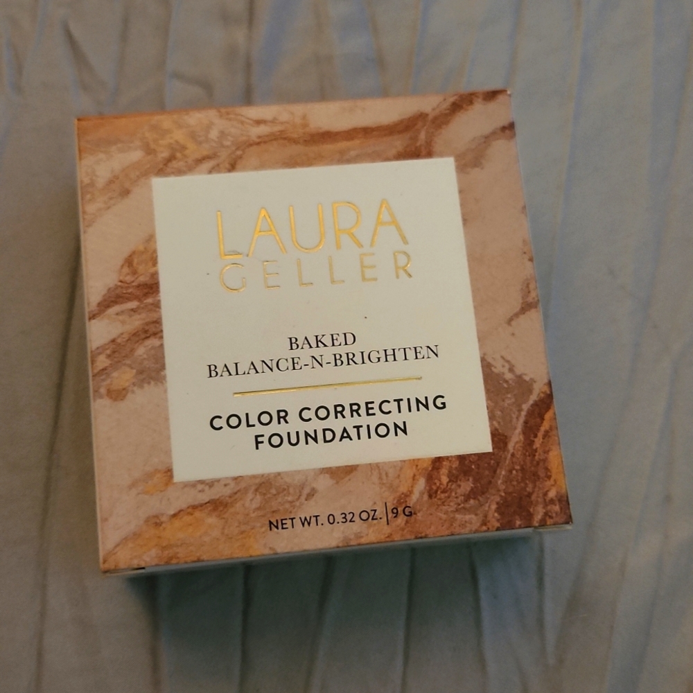 Laura Geller Baked Color Correcting Foundation Medium Powder